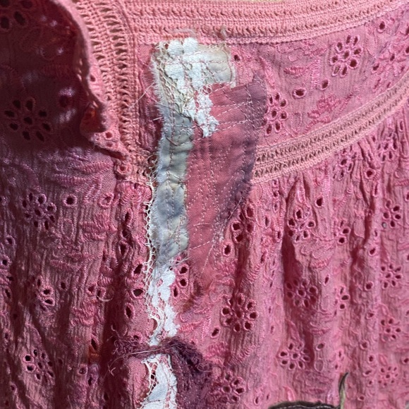 Wearable Art Kittens & Roses Magnolia Pearl Top - Picture 10 of 13